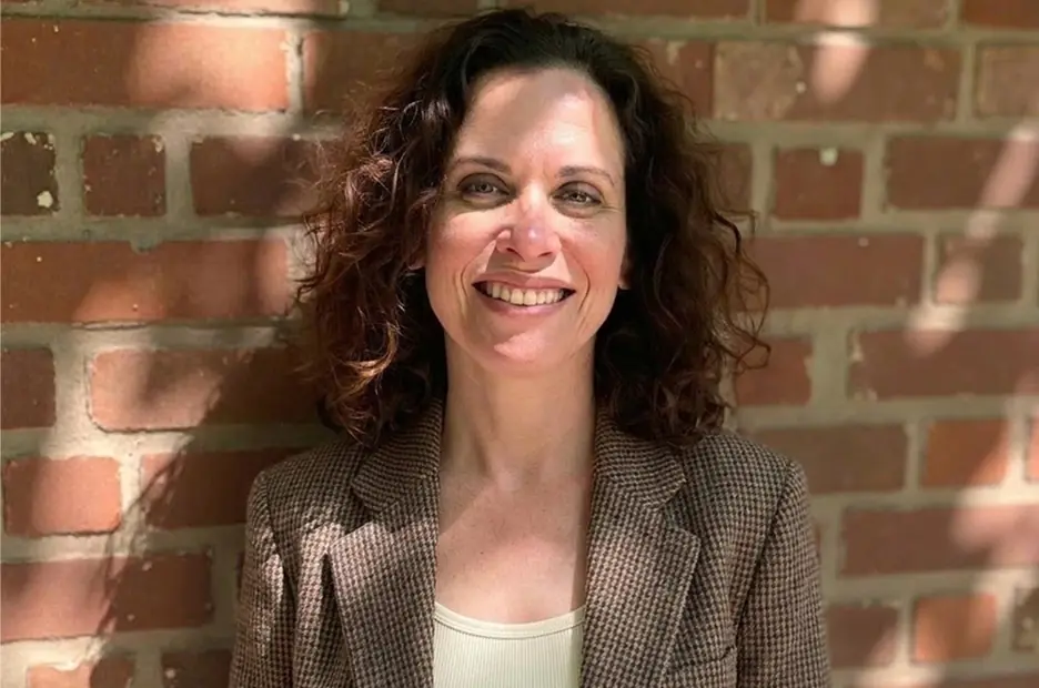 Jen Rozenberg smiling outside Jen Rozenberg smiling outside